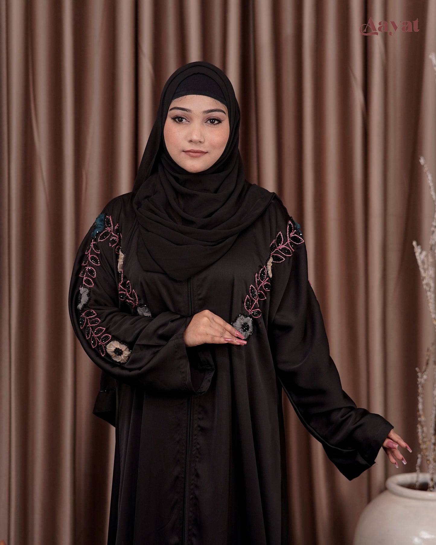 Zehra Nooré Handcrafted Abaya